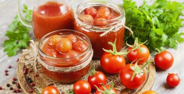 Tomates em suco próprio para o inverno Receitas de tomates em suco próprio com eles